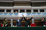 Click image for larger version

Name:	kim-jong-un-moon-jae-in-raisehand-1439363.jpg
Views:	0
Size:	88.0 KB
ID:	1276870