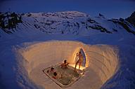 Click image for larger version

Name:	jacuzzi_iglu_monllar.jpg
Views:	0
Size:	86.8 KB
ID:	957998