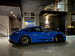 Click image for larger version

Name:	Cuong-dola-rua-xe-Porsche-911-GT3-Model-992-kiem-them-thu-nhap-2-1648315650-958-width660height49.jpg
Views:	0
Size:	66.4 KB
ID:	2029680