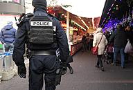 Click image for larger version

Name:	policier-patrouille-allees-marche-Noel-Strasbourg-20-decembre-2016_3_600_406.jpg
Views:	0
Size:	61.6 KB
ID:	974448