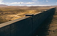 Click image for larger version

Name:	trumpwall (22)_resize.jpg
Views:	0
Size:	44.8 KB
ID:	988996