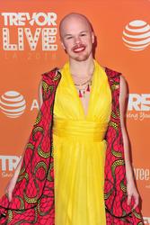 Click image for larger version

Name:	nonbinary drag queen.jpg
Views:	0
Size:	74.6 KB
ID:	2008561