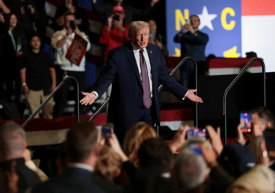 �ng Trump lạc đề