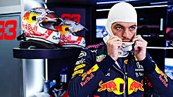 Click image for larger version

Name:	dua-xe-F1-chay-thu-Russian-GP-Mercedes-khong-co-doi-thu-Red-Bull---Ferrari-con-nhieu-kho-khan-f1.jpg
Views:	0
Size:	63.2 KB
ID:	1878091