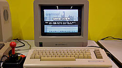 Click image for larger version

Name:	dung-commodore64-khai-thac-tien-dien-tu.jpg
Views:	0
Size:	44.2 KB
ID:	1781126